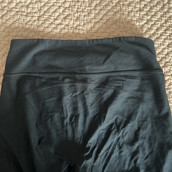 Outdoor Voices Warmup 3/4 Legging | Size Small - Picture 3 of 4